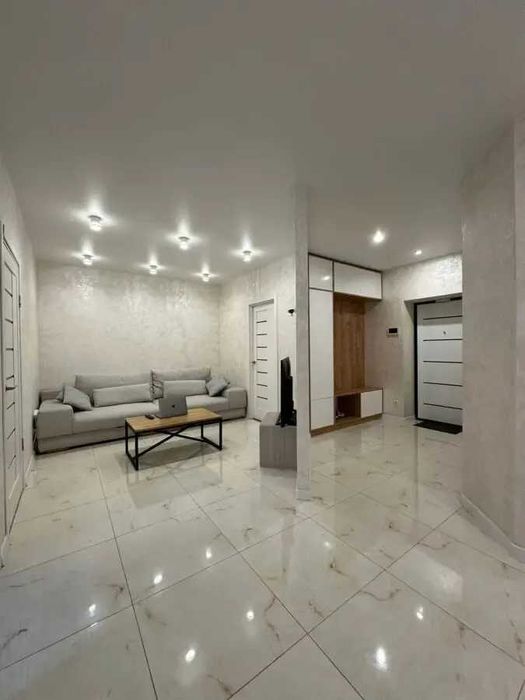 Тристаен имот в кв.Карпузица