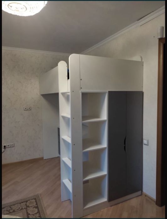 Кровать со столом