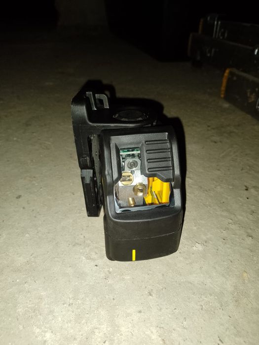 Laser Dewalt cu 2 lini  nou