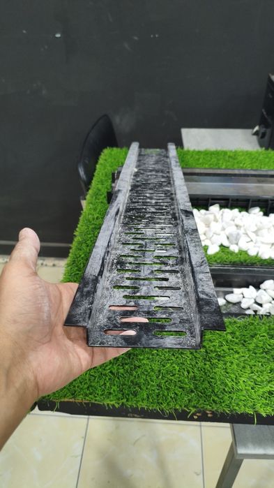 Брусчатка ва газон орасига бардюр орнига дренаж латок+копког