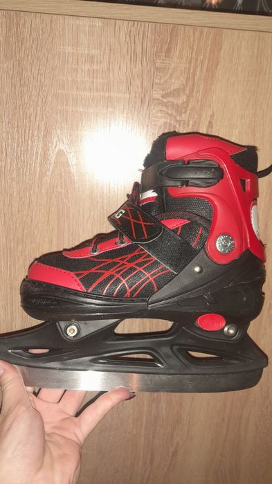Продам детские коньки