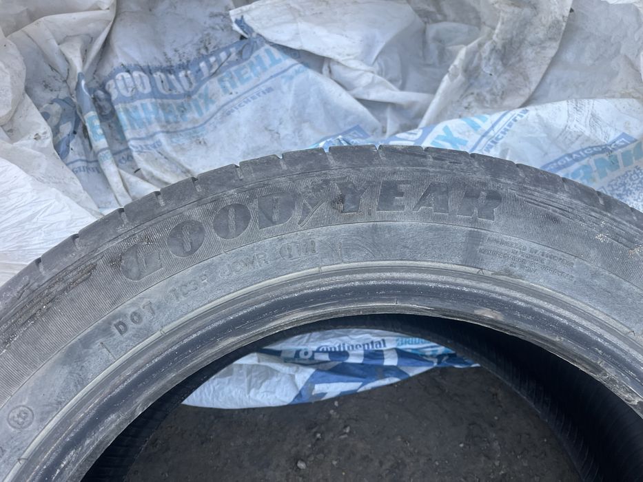 Продам шины 215/55/17