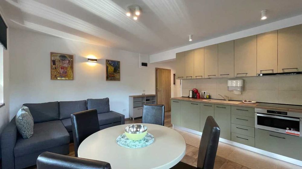 Дава се под наем Двустаен апартамент в Пловдив, Изгрев - 58 кв.м за 219.3 € - Снимка #1