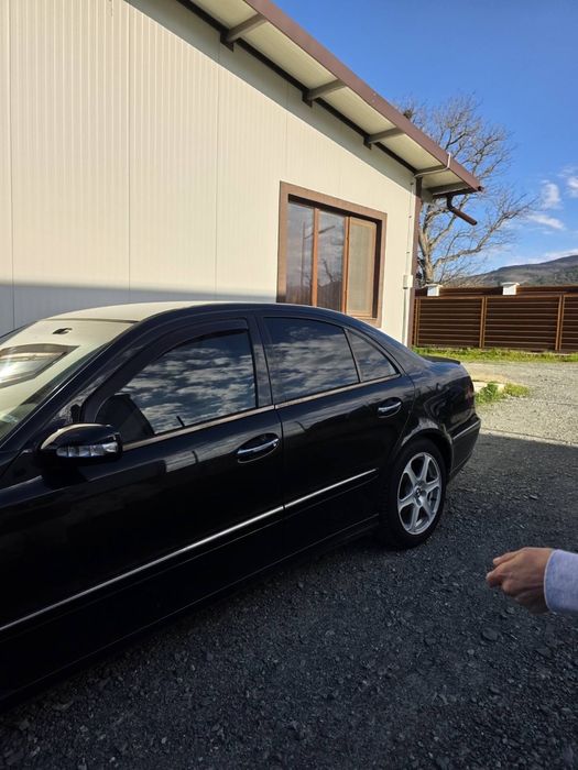 Mercedes E270 Avantgarde черен