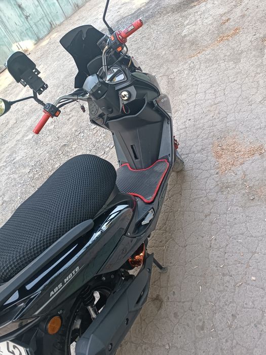 Макси мопет  скутир