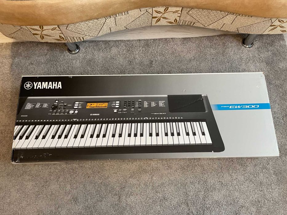 Pian Digital Portabil Yamaha PSR-EW300