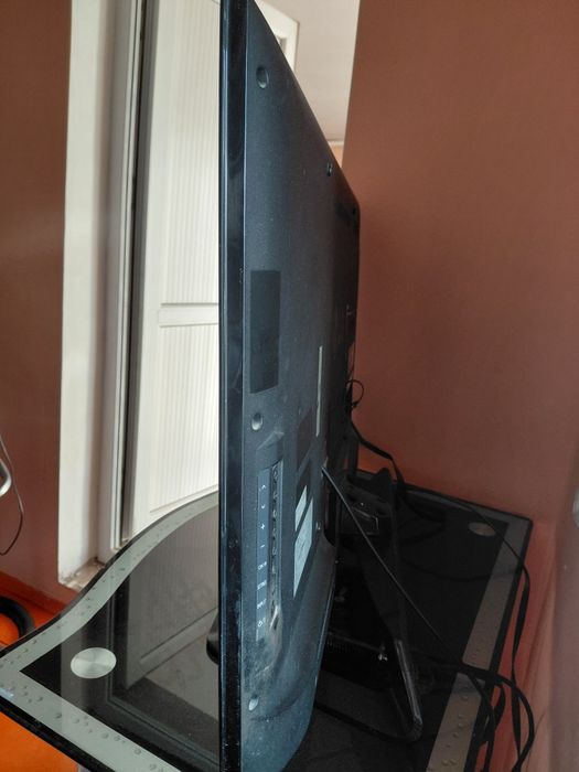 LG телевизор,б/у Диоганаль  109(43дюйм))