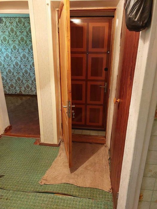 Продается своя 3/3/4 квартира