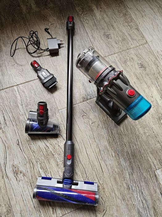 Dyson V12 origin