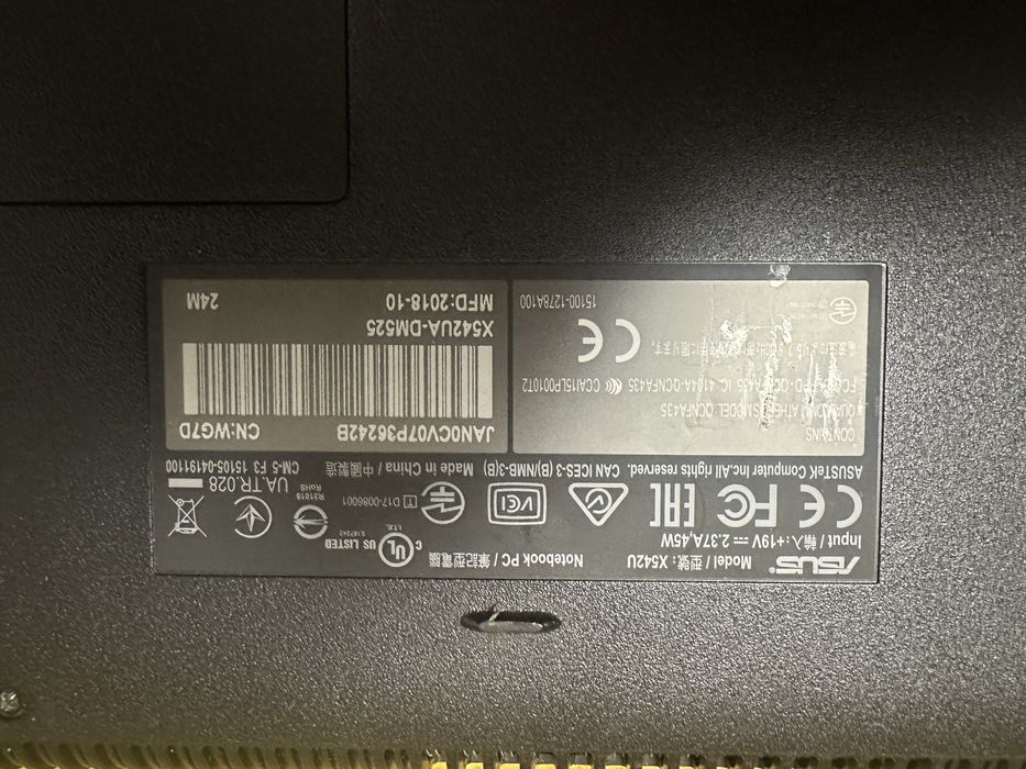 Asus x542u i7 8gb ram 256 ssd