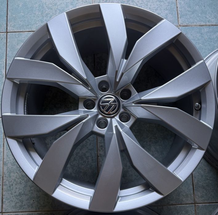 Jante aliaj R20 originale VW Touareg 3 CR ca noi cu senzori presiune