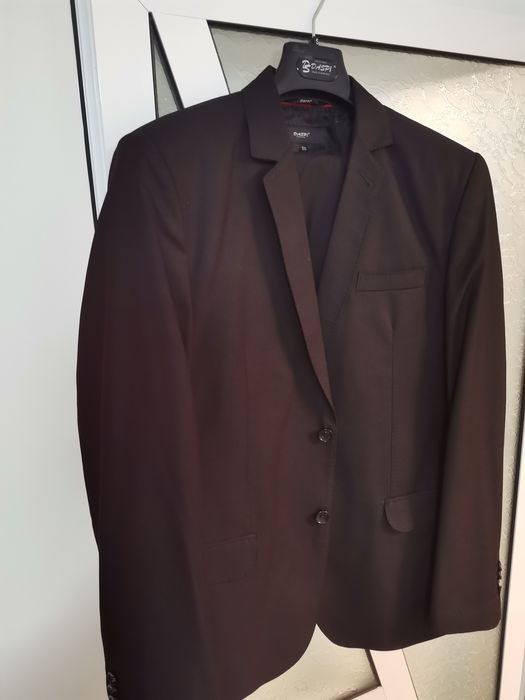 Costum bărbătesc elegant