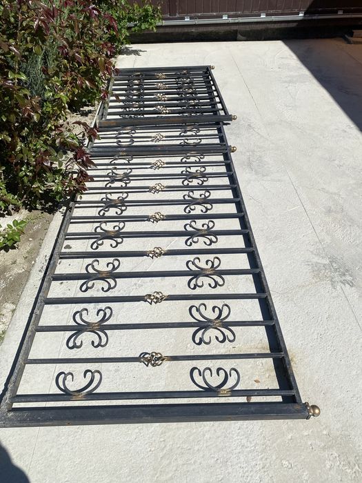 Декоративные кованые секции ограждения