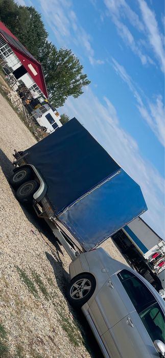 Remorcă cu prelată