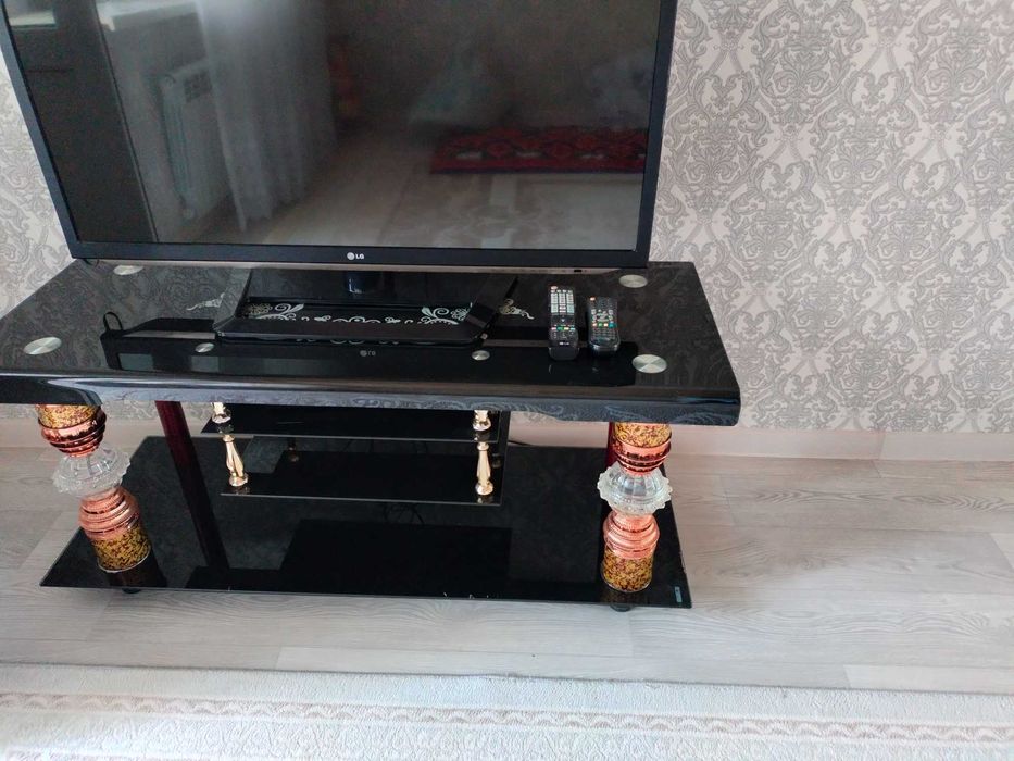 Продам б/ у подставку под тв