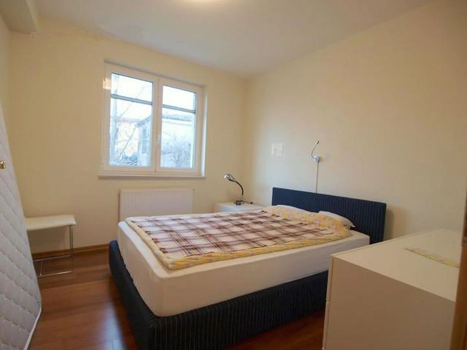 Тристаен апартамент в Люлин 10