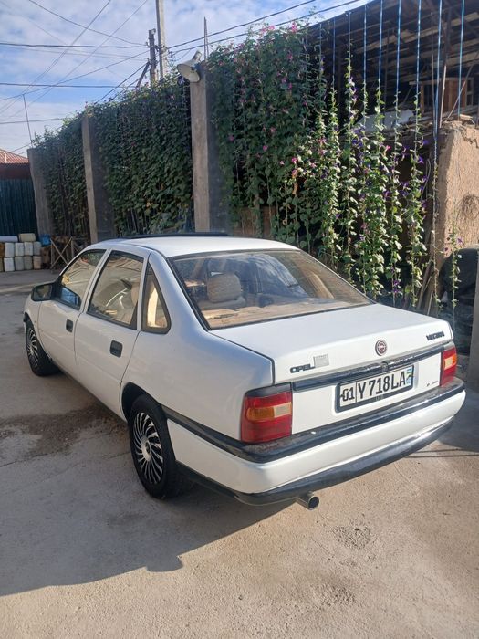 Opel vektra sotiladi