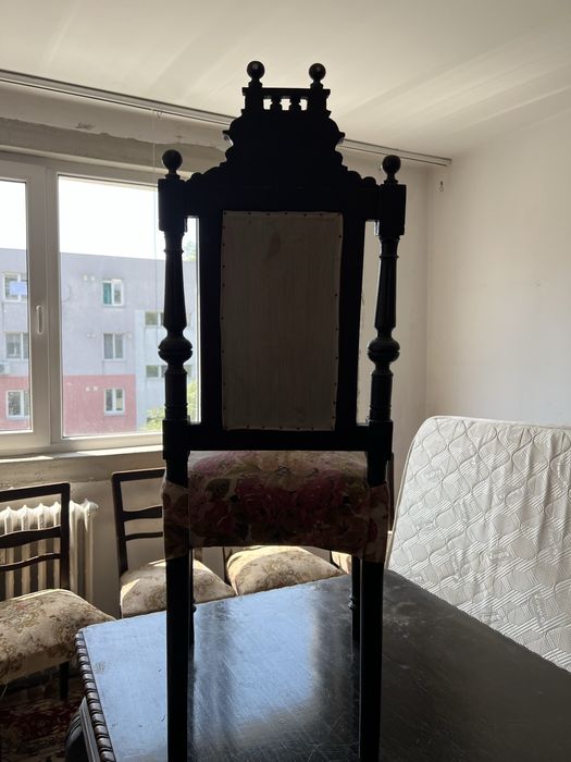 Mobilier vechi ptr sufragerie