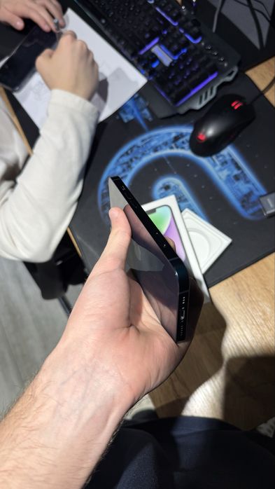 Iphone 14 ideyal karobka dakiment bor