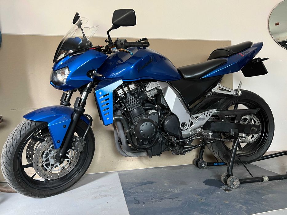 Kawasaki Z750 - naked