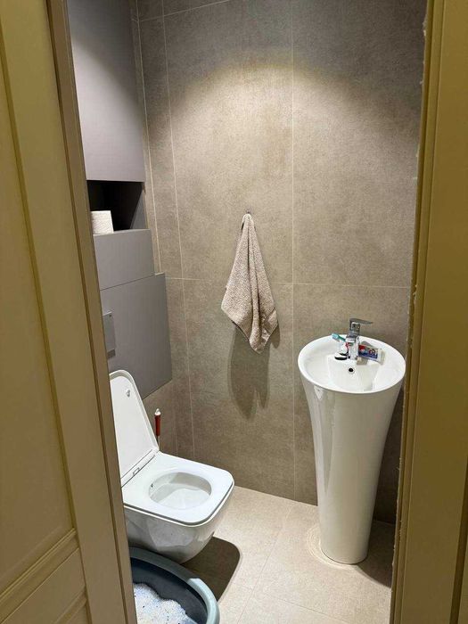 Продаю 3в4/2/12, 128м2, кафе Анор, центр, Госпитальный, гост. Россия