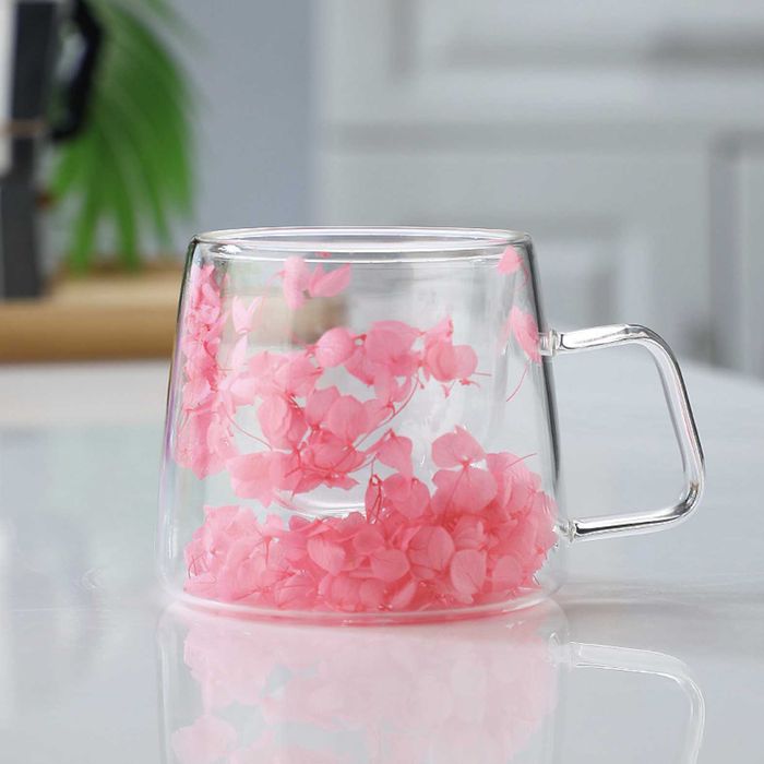 Двустенна чаша за чай, кафе и розови цветя Термочаши студени напитки