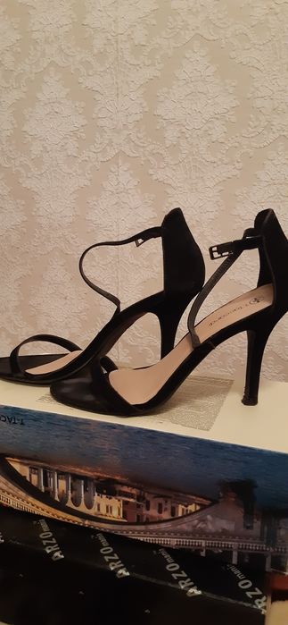 Босоножки женские