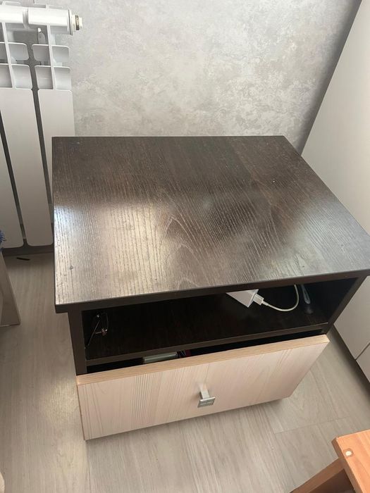 Продается комод и две тумбы