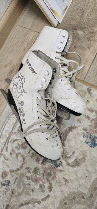 Коньки женски отличном