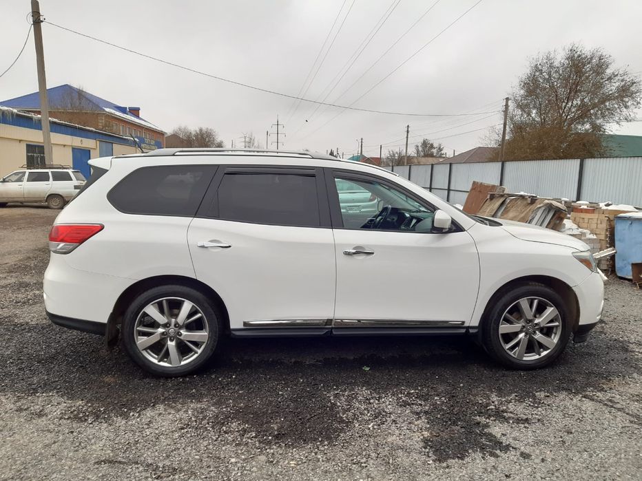 Продам Nissan pathfinder R52 2013