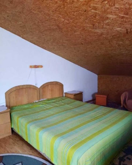 Caut  chirias ! >inchirez o camera la casa, dispune de baie si bucatarie !