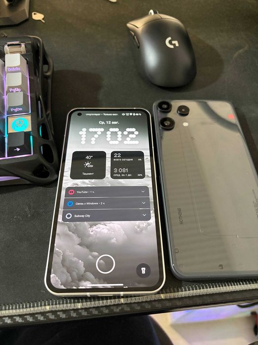 Nothing Phone (1) — белый