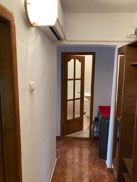 Inchiriez apartament zona Sagului