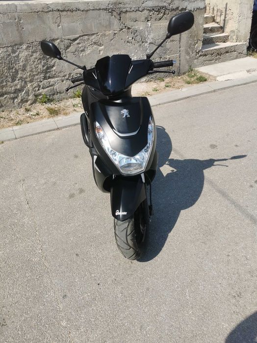 Скутер пежо кисби 50 с кит 70кубика 2Т . Възможно и бартер.