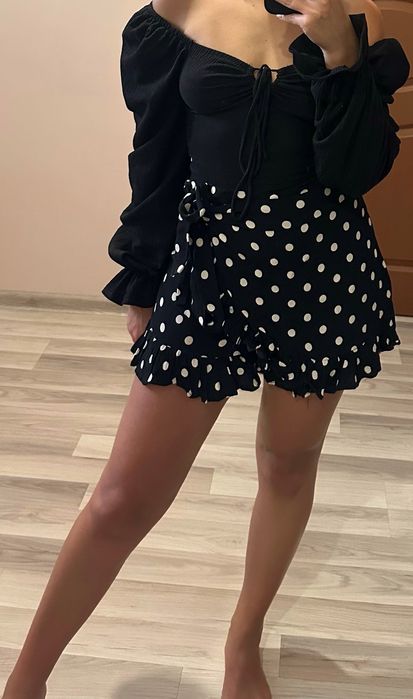 ZARA пола панталонки