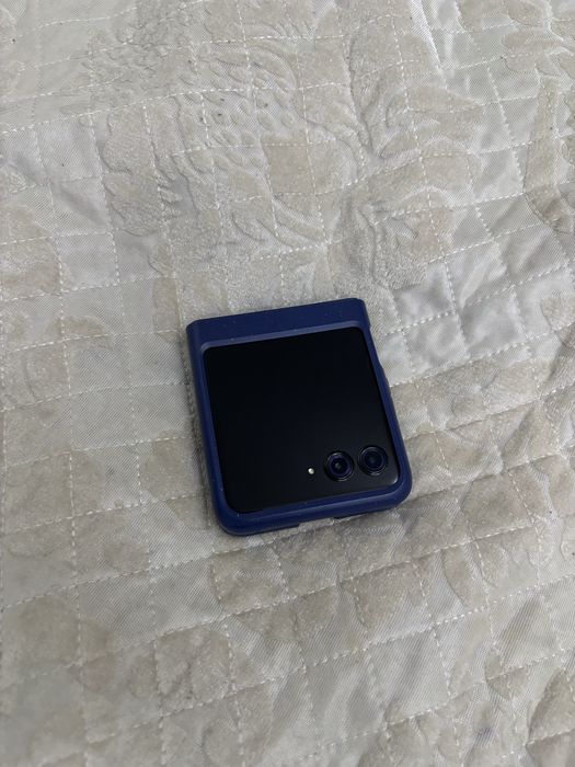 Продам Моторола Razr 60 (раскладушка)