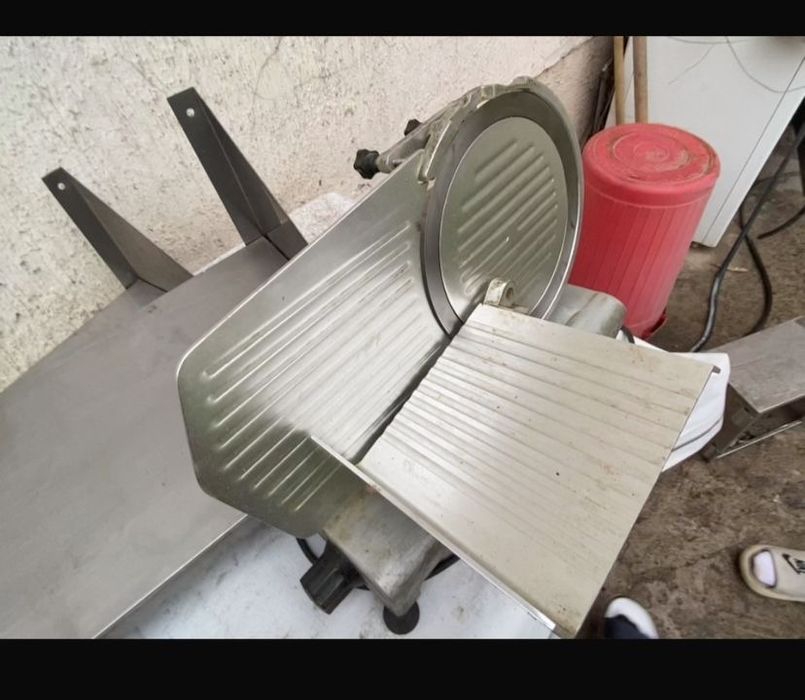 Продам слайсер, полочки и моноблок