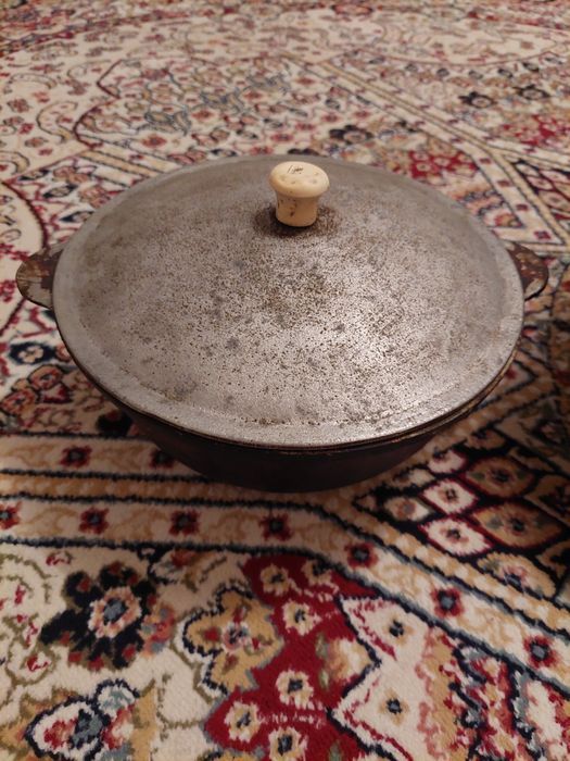 Продам чугунный казан советский