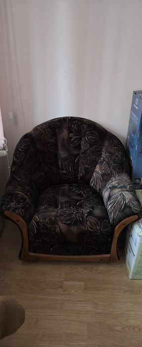 Диван с два фотьойла и две таборетки