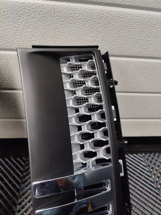 Set grila + grile aripi Range Rover Vogue L322 facelift (10-12)