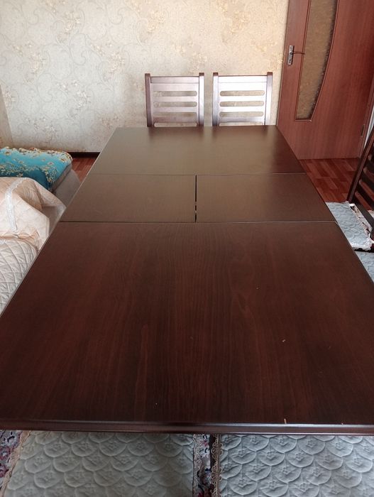 Стол со стульями