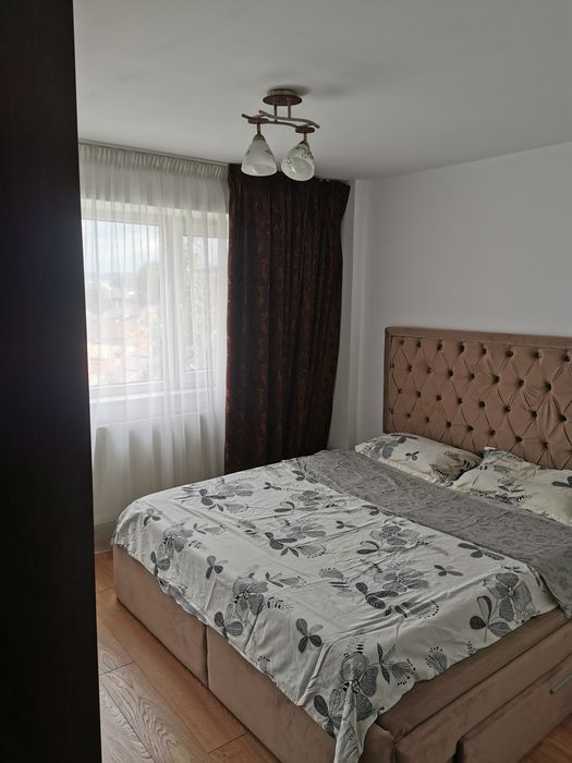 Închiriez apartament