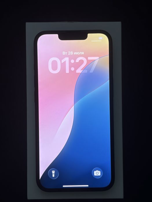 iPhone 13 в отличном состоянии.
