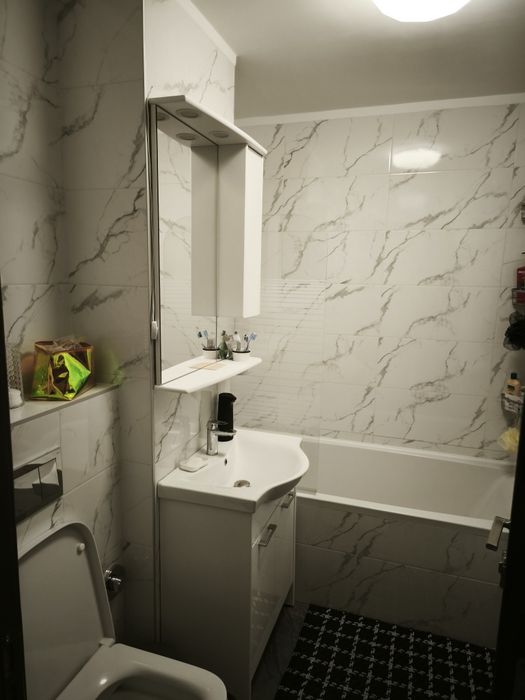 Vând apartament cu 3 camere
