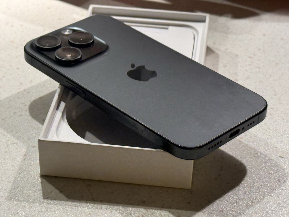 iPhone 15 Pro 128GB Black Titanium – Отличен, 86% Батерия!