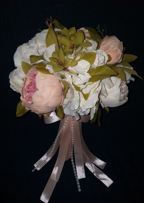 Свадебный букет с бутоньерками