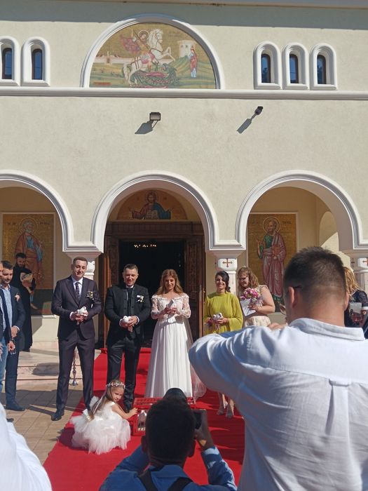 Porumbei albi pentru nunti Timișoara