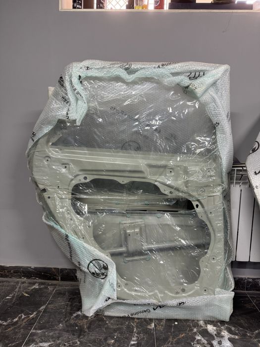 Задняя лева дверь Kia Sorento