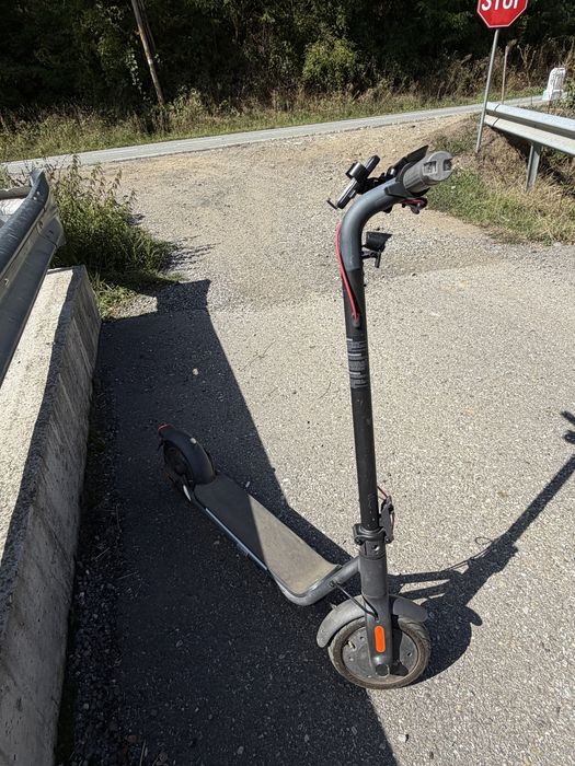 Vând trotineva electrica Navee V40i sau schimb cu un kukirin A1 sau g2
