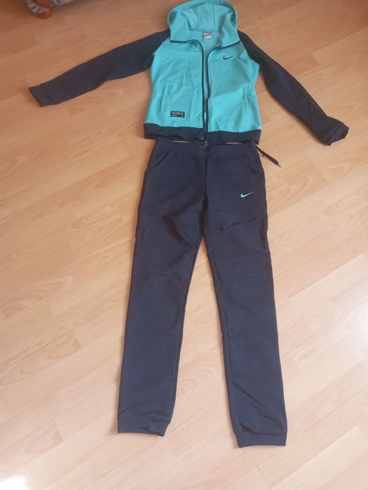 Продам спортивную форму на девочку